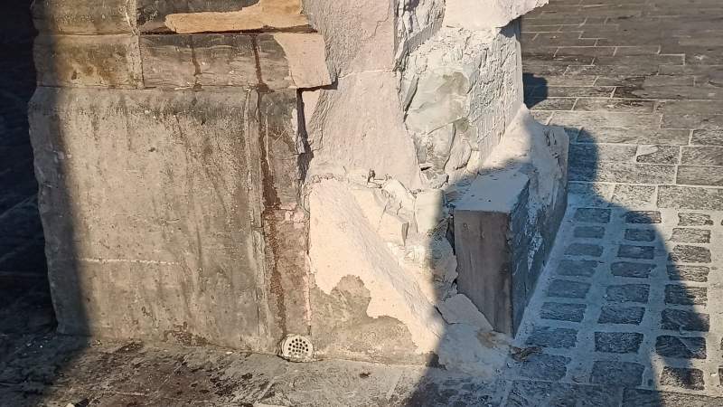 Cansancio y velocidad, combinación que puso en riesgo un monumento en Celaya