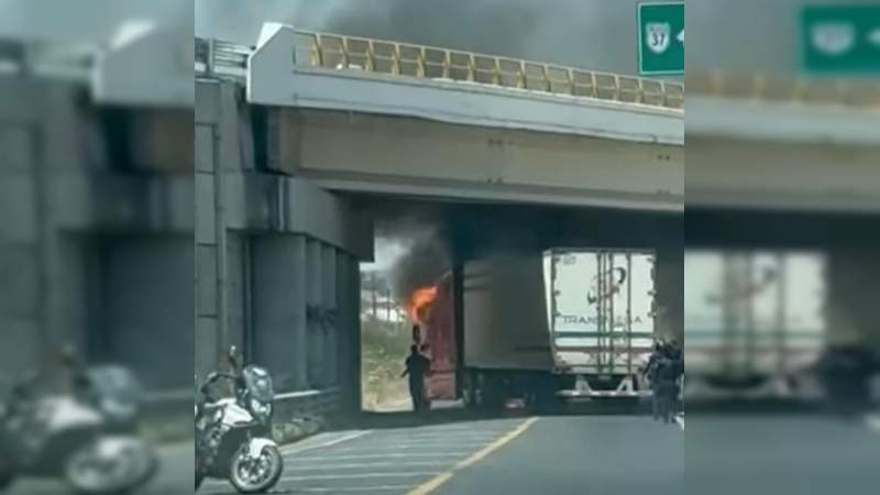 Se contradicen federación y estado por ola de violencia en Michoacán: Bloqueos en 26 municipios, por captura de líder o lucha de grupos