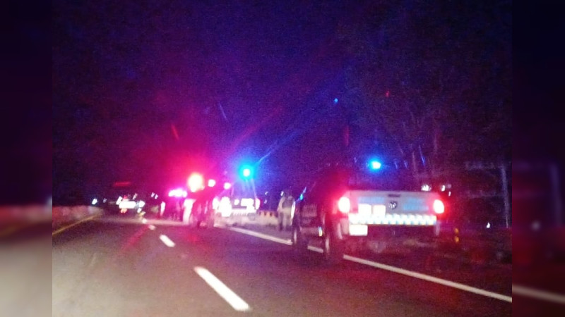 Abandonan cadáver en la autopista Querétaro-Celaya