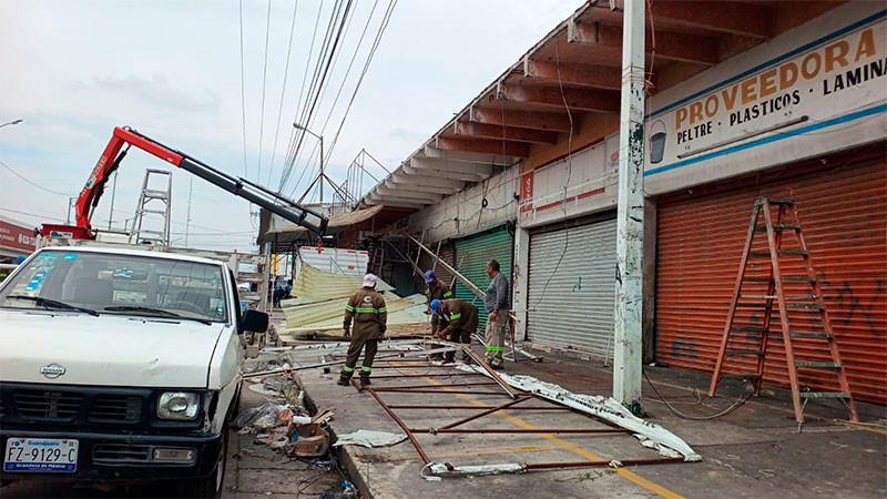 Sin incidentes ni enfrentamientos, avanza retiro de estructuras en Plaza del Quinto Sol en Celaya: Protección Civil