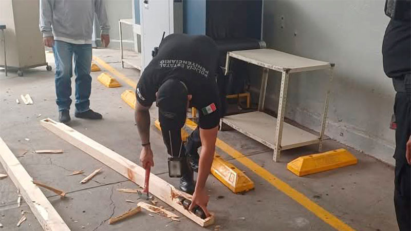 Intentan ingresar estupefacientes al penal de Celaya; encuentran 12 envoltorios en polines