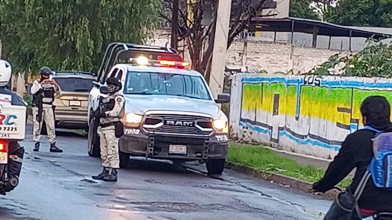 Persecución y balacera en Celaya; deja dos detenidos y vehículo asegurado