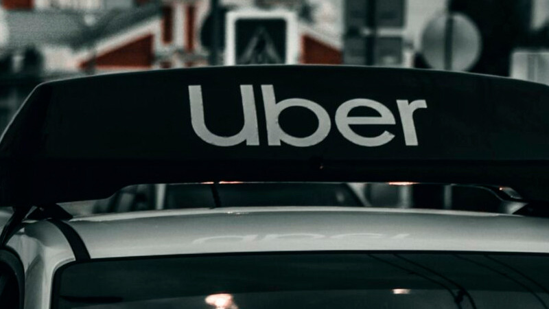 Uber no tiene permitido dar servicio en aeropuertos, aclara la SICT