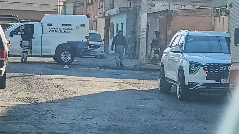 Auto en llamas y cadáver en su interior sorprende la mañana del domingo en Celaya, Guanajuato