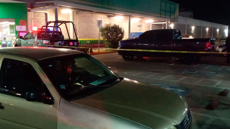 Asesinan a hombre a balazos afuera de Bodega Aurrera en León