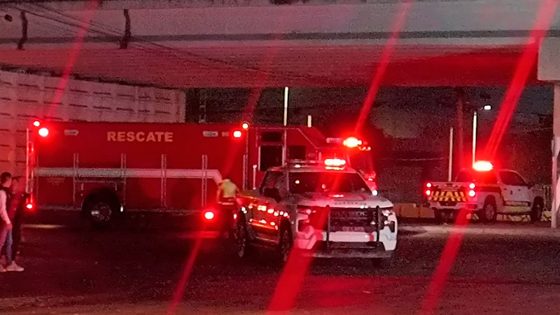 Fuga química en empresa de Celaya moviliza a cuerpos de emergencia; descartan riesgo para la población